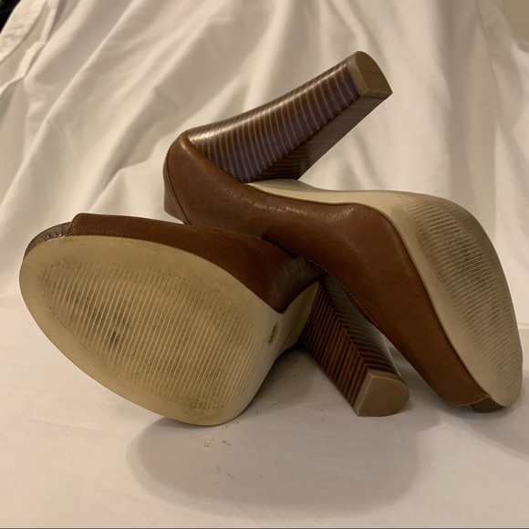 NWOT BCBGirls T-strap Peep-toe ‘Cross’ Heels- imperfect - Picture 3 of 7